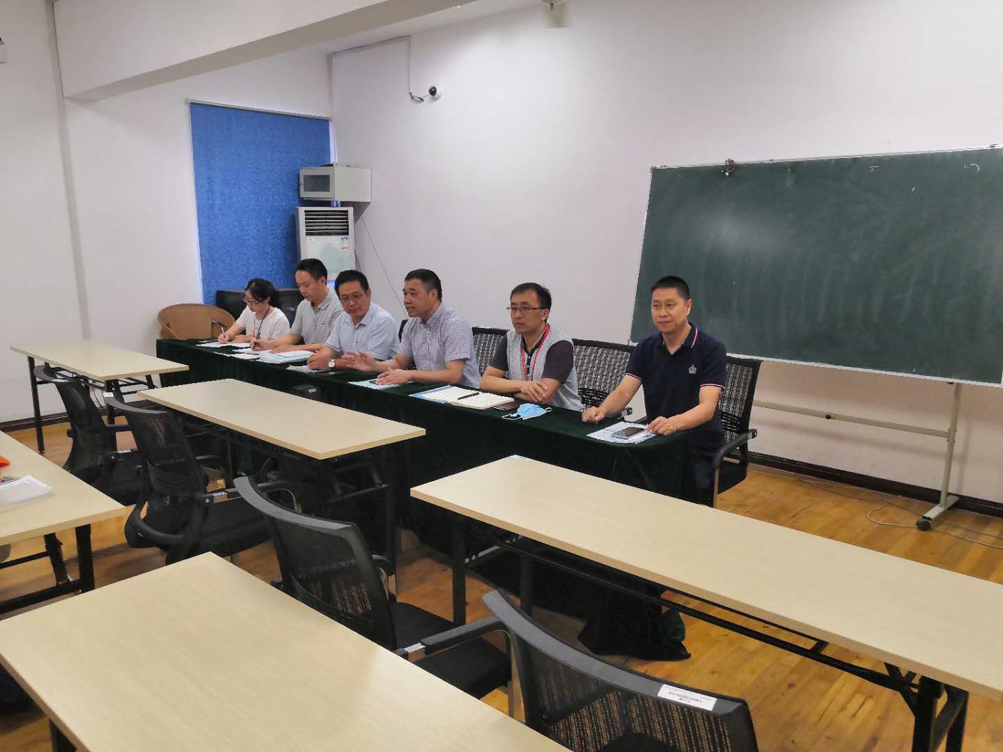 学校召开校园配电改造工程施工会议