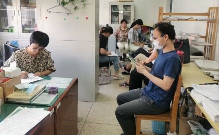 线上线下相结合教研，站好最后一班岗