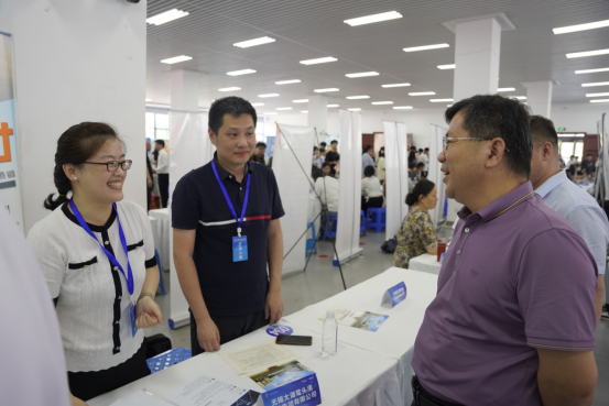职业教育活动周|学校组织学生参加2025年无锡市职业院校毕业生专场招聘会 