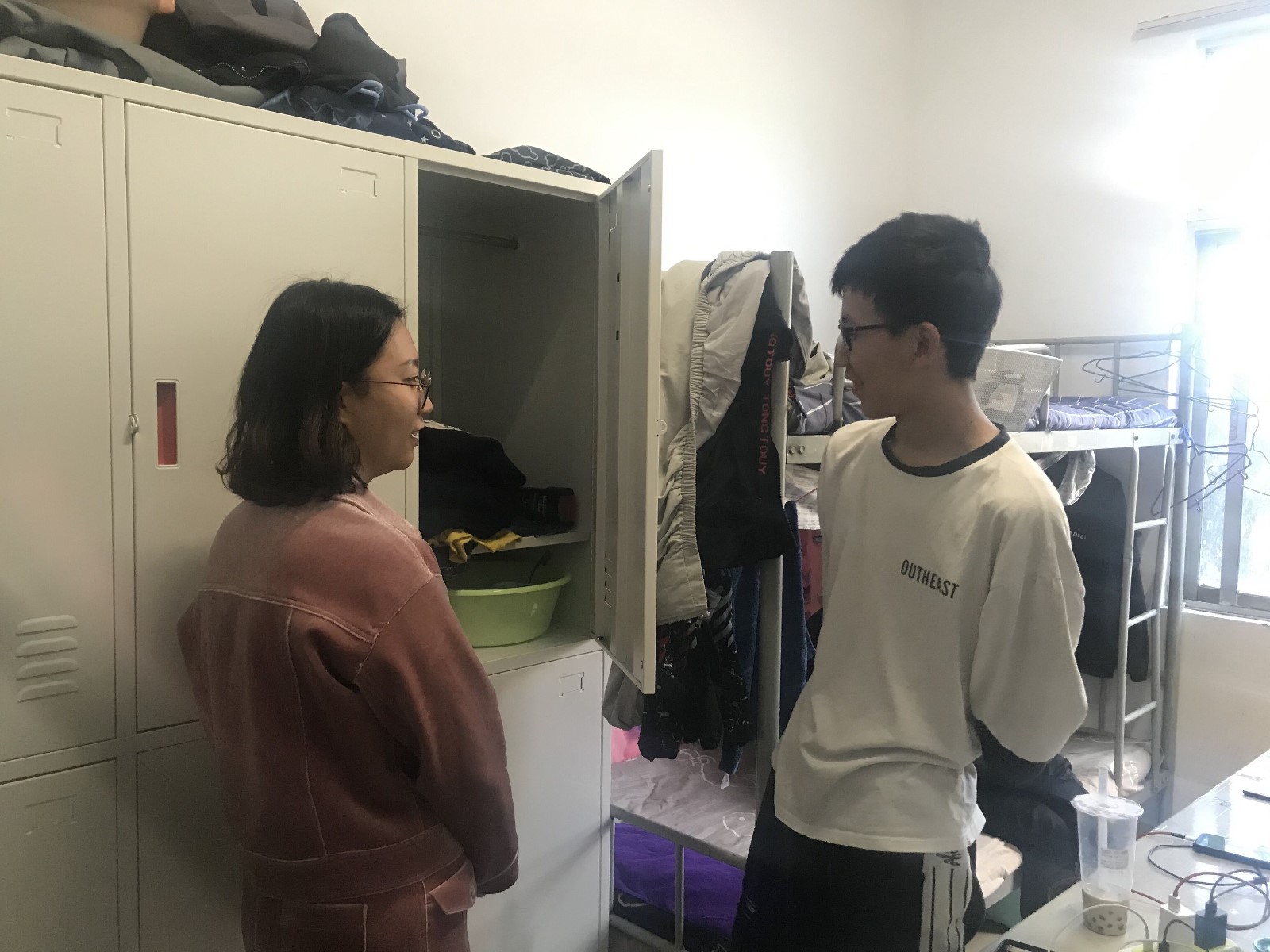 电工电子党支部“不忘初心、牢记使命” 主题教育————开展志愿服务活动,为群众办实事办好事