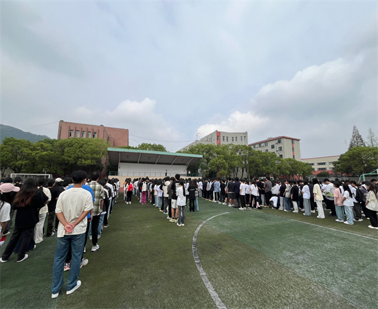 七十五载逢盛世，同心共筑谱华章-记交校学子的“国庆时刻”