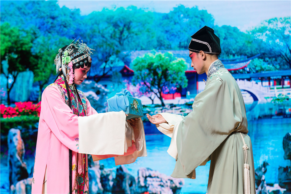 1605517354445046473.jpg 2020-11鏈_3鐪佷氦閫_楂橀泤鑹烘湳杩涙牎鍥_DLWY5138_副本.jpg