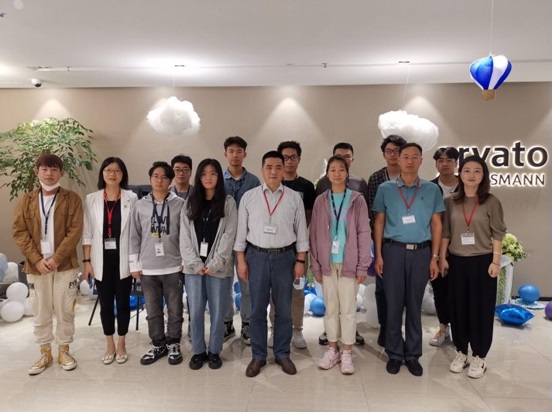 学校倪依纯副校长一行赴企业看望现代学徒制班的学生